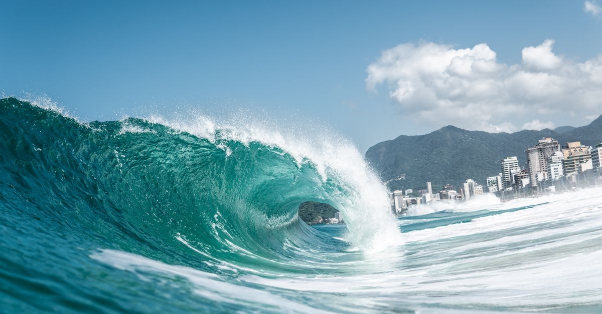Castel Transilvania in Baia Mare: A Castle-Style Retreat in Maramureș Dynamic ocean wave crashing near Ipanema Beach, Rio de Janeiro under a clear sky.
