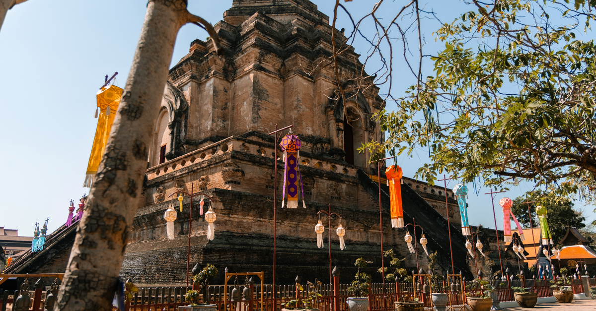 Chiang Mai Travel Guide: Temples, Cafés, and Night Markets Discover the historical beauty of Wat Chedi Luang, a prominent temple in Chiang Mai, Thailand.