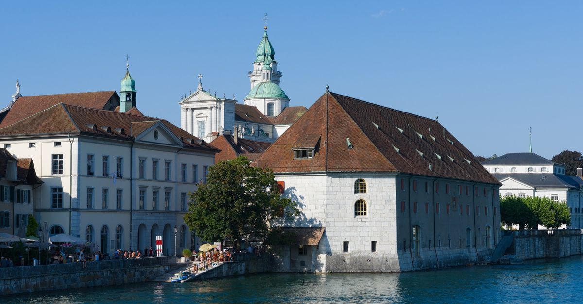 Aarau travel guide: an easygoing Swiss city by the Aare Scenic view of historic architecture along Aare River in Solothurn, Switzerland.
