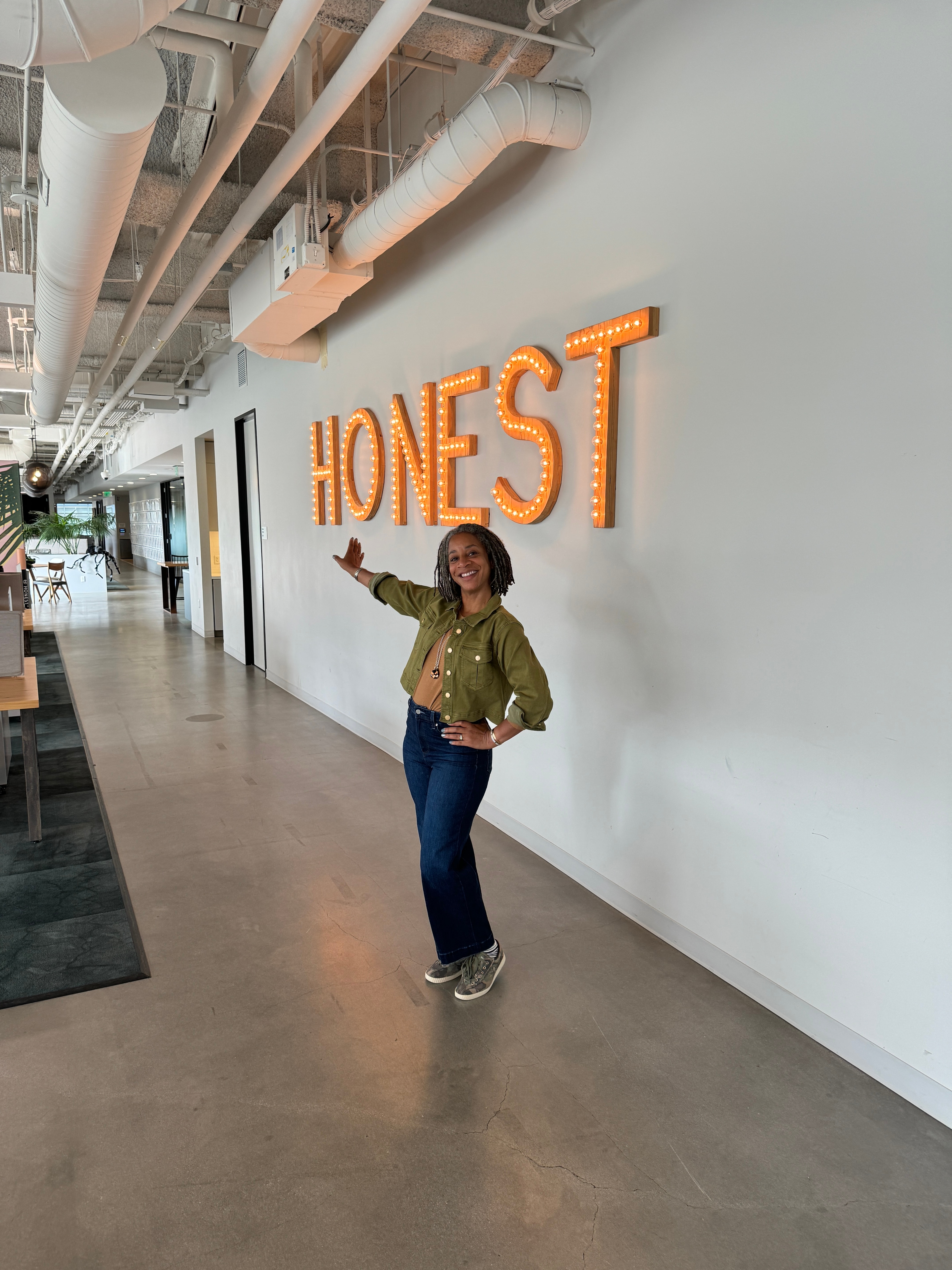 《Honest Company 站在退場的十字路口》插圖：20231009 Carla Vernón 於 The Honest Company 總部.jpg