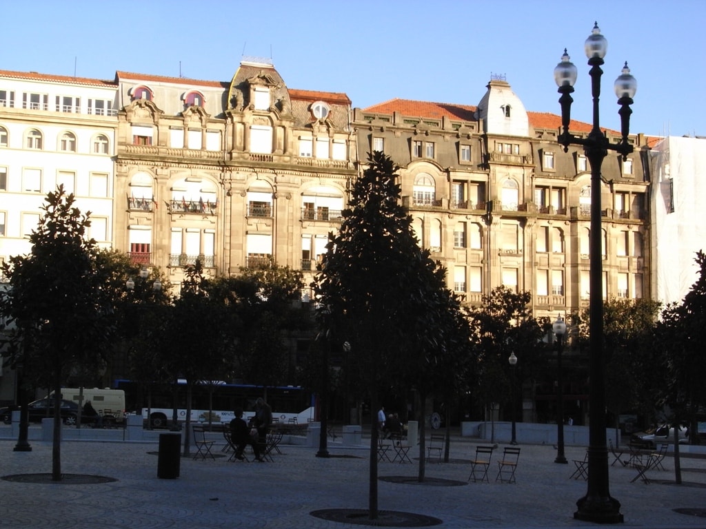Hotel Chique, Porto — Centenary Stay on Avenida dos Aliados Caminando por Oporto (2928285461).jpg