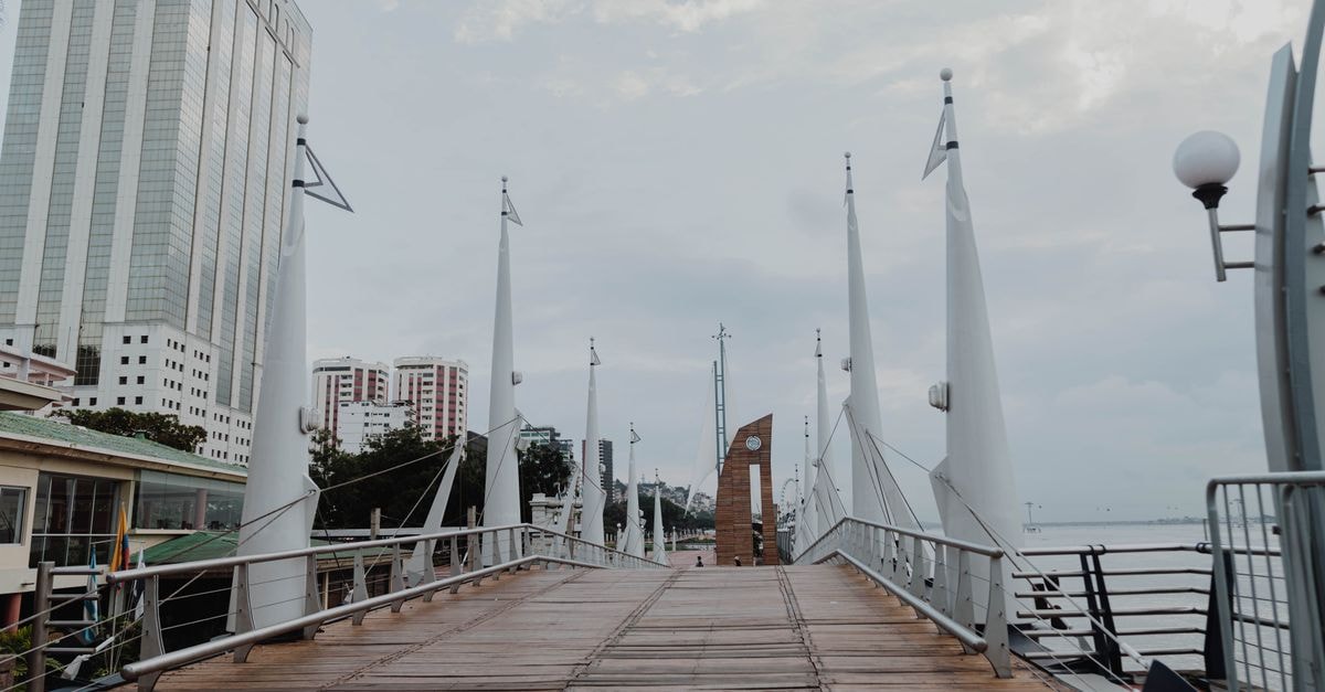 Maianga, Luanda travel guide: a music-first neighbourhood Explore the contemporary footbridge in Guayaquil with stunning cityscape views and river backdrop.