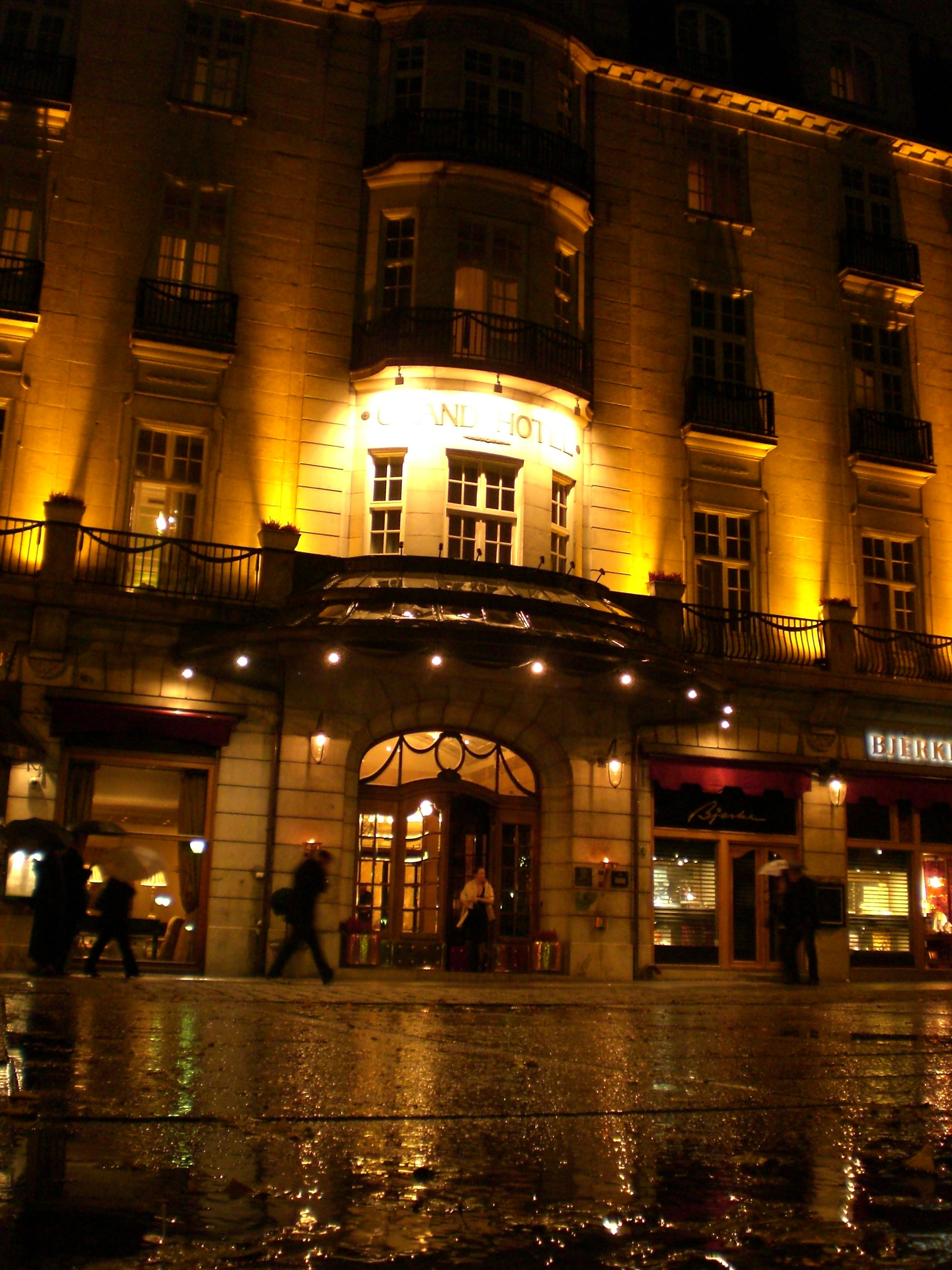 The Grand Hotel, Oslo.jpg