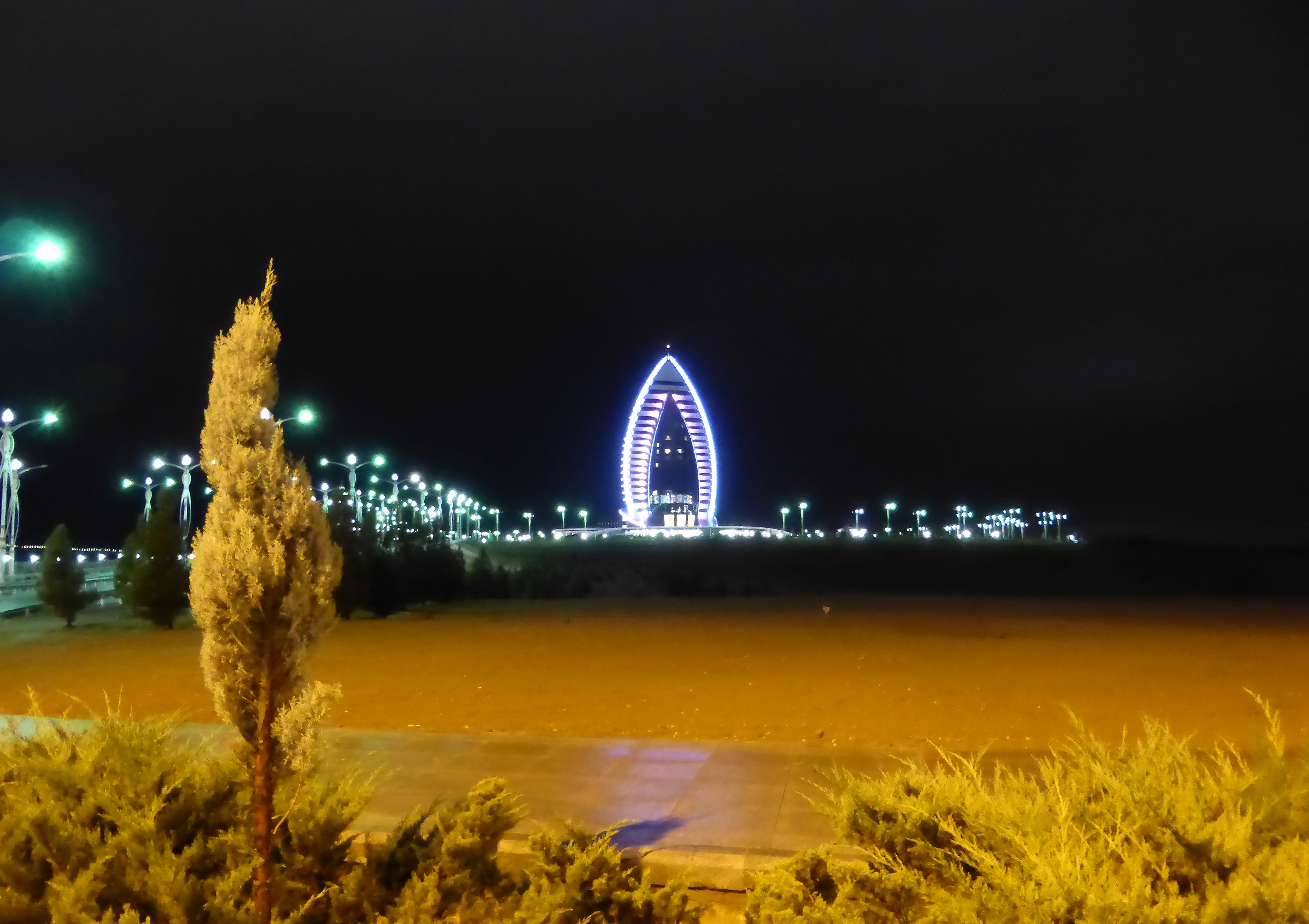 Yyldyz Hotel, Ashgabat — A Star-Topped View of the Capital Yyldyz Hotel (1) (45250495235).jpg