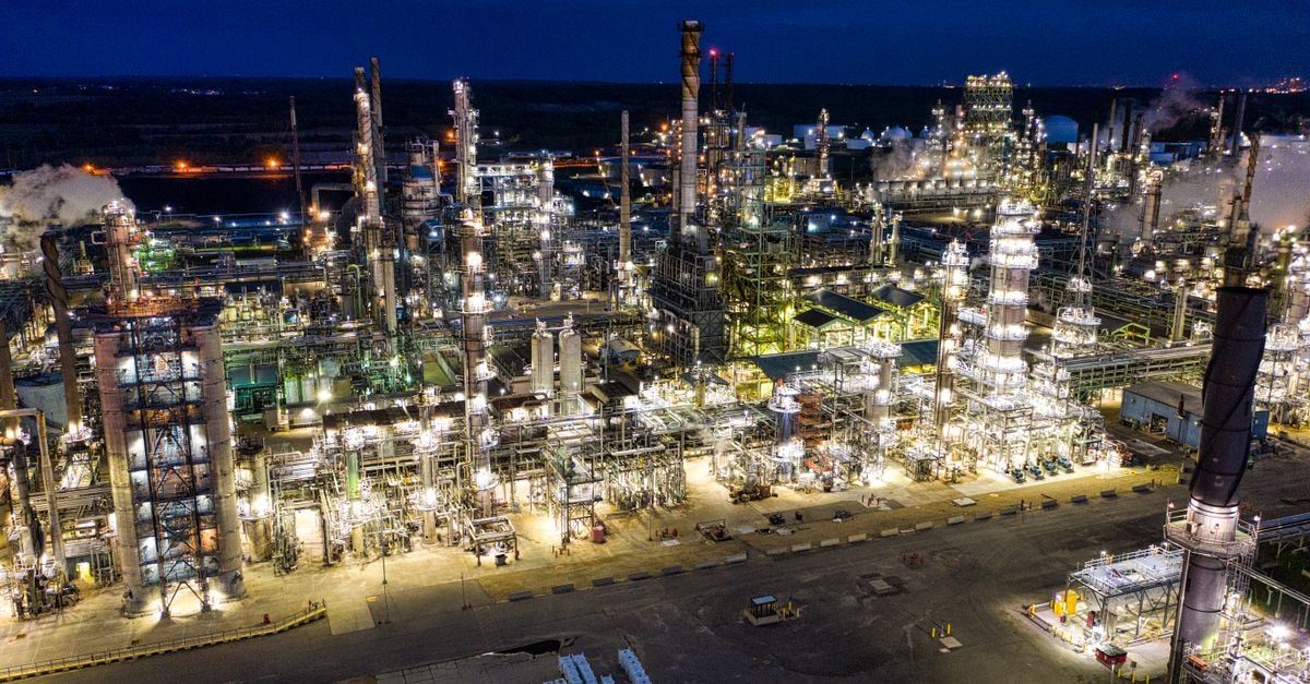 Targa Resources Signs 20-Year ExxonMobil Permian Agreements, Adds Three Gas Processing Plants Dramatic aerial shot of an illuminated oil refinery at night in Rosemount, MN.