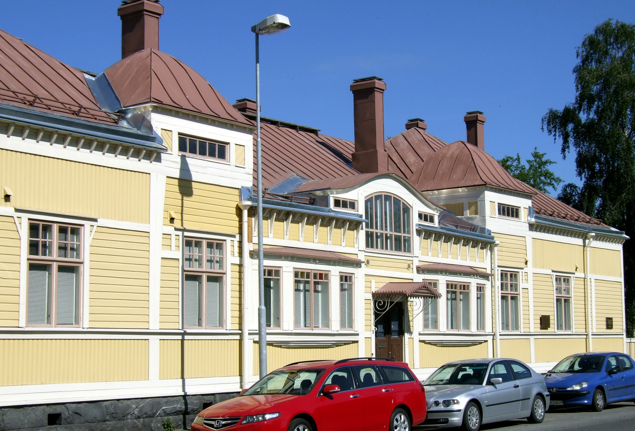 De Gamlas Hem in Oulu: A Heritage Art Nouveau Boutique Stay Villa Victor Oulu 2006 06 18.JPG