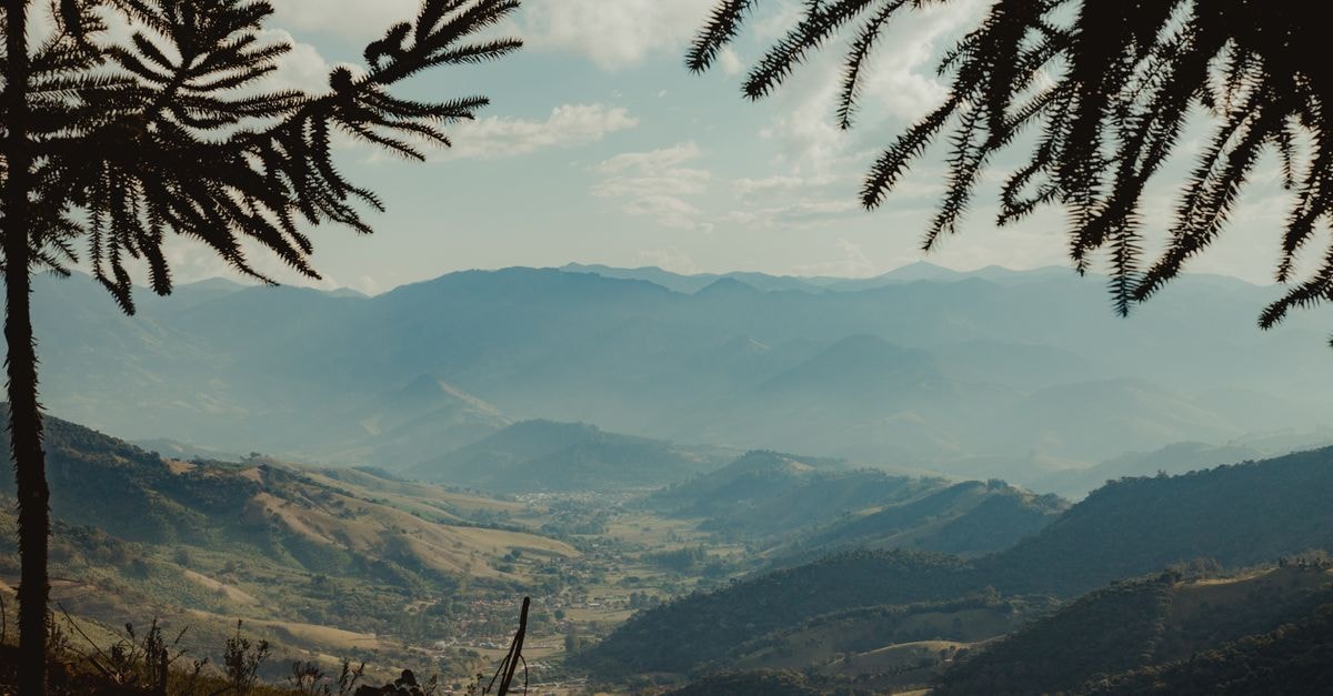 Limeira Travel Guide: A Slow-Paced Slice of Interior São Paulo Breathtaking vista of São Bento do Sapucaí in Brazil, with lush valleys and distant mountains.