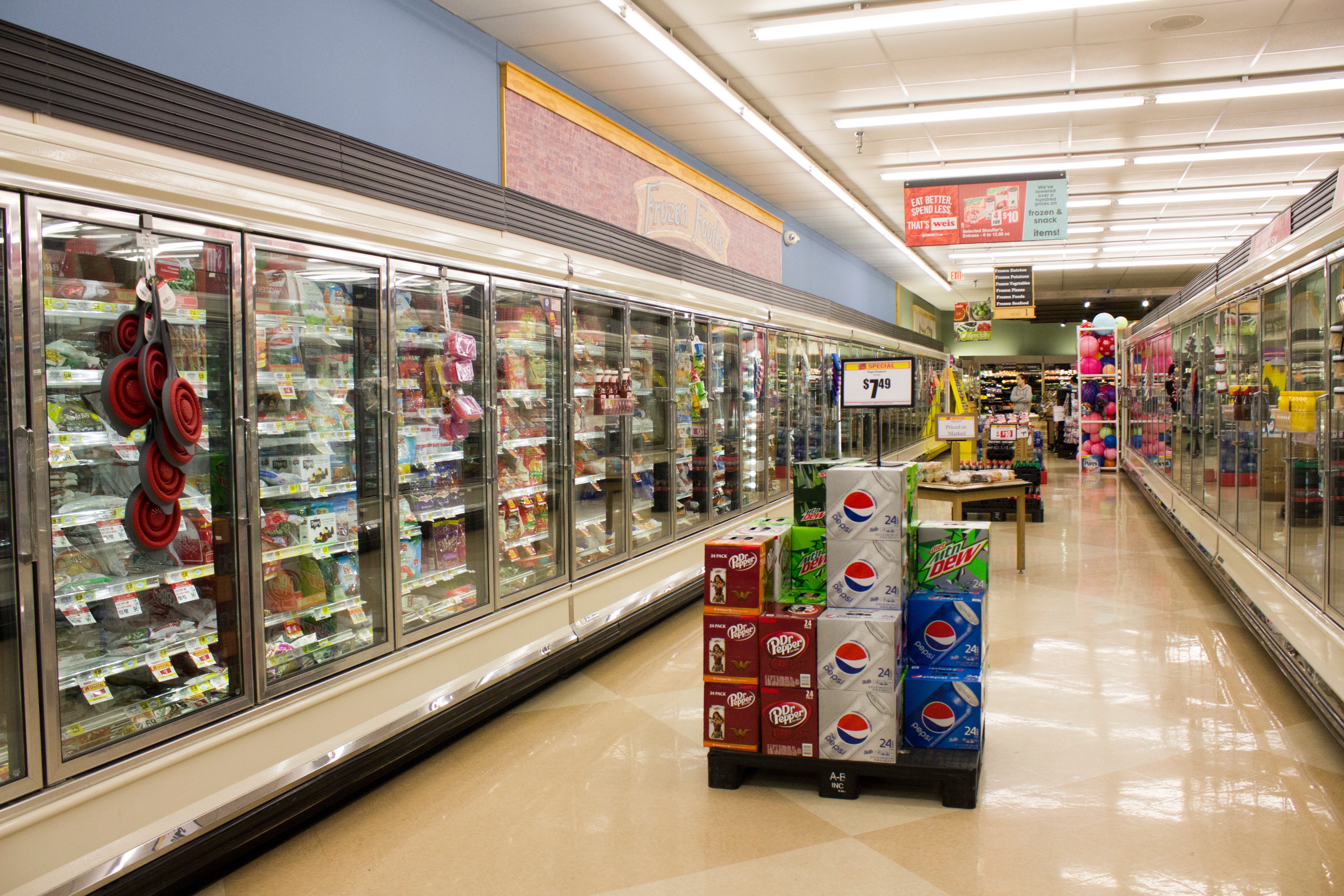 Weis Markets: Quiet Regional Grocer at a Premium Price Illustration for Weis Markets: Quiet Regional Grocer at a Premium Price: Weis Markets - Fredericksburg, VA (33944493706).jpg