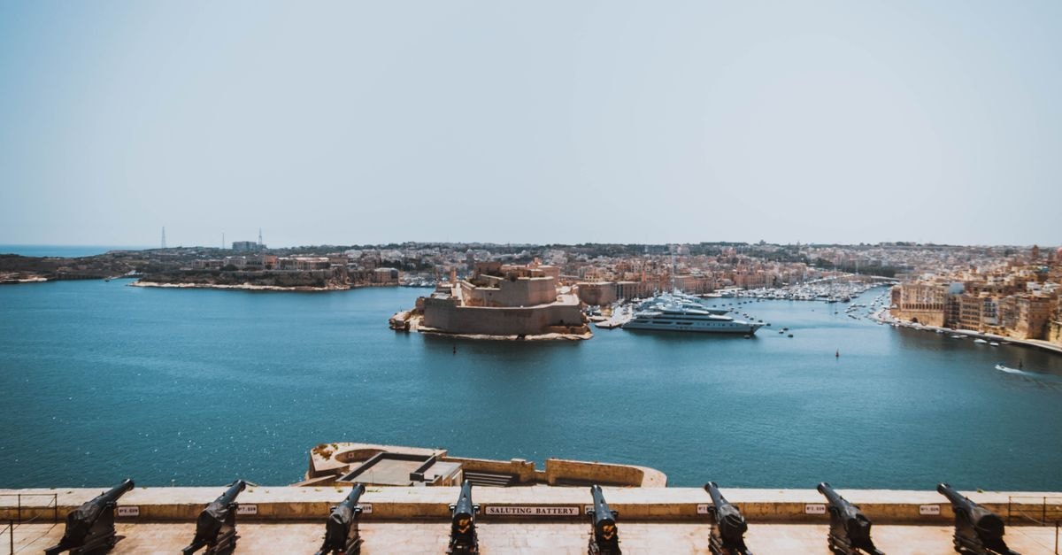 Le Relais Hotel Bar Resto & Resorts, Fort-Liberté — A Caribbean Stay Near the Bay Stunning view of Valletta harbor and city from Saluting Battery on a sunny day.