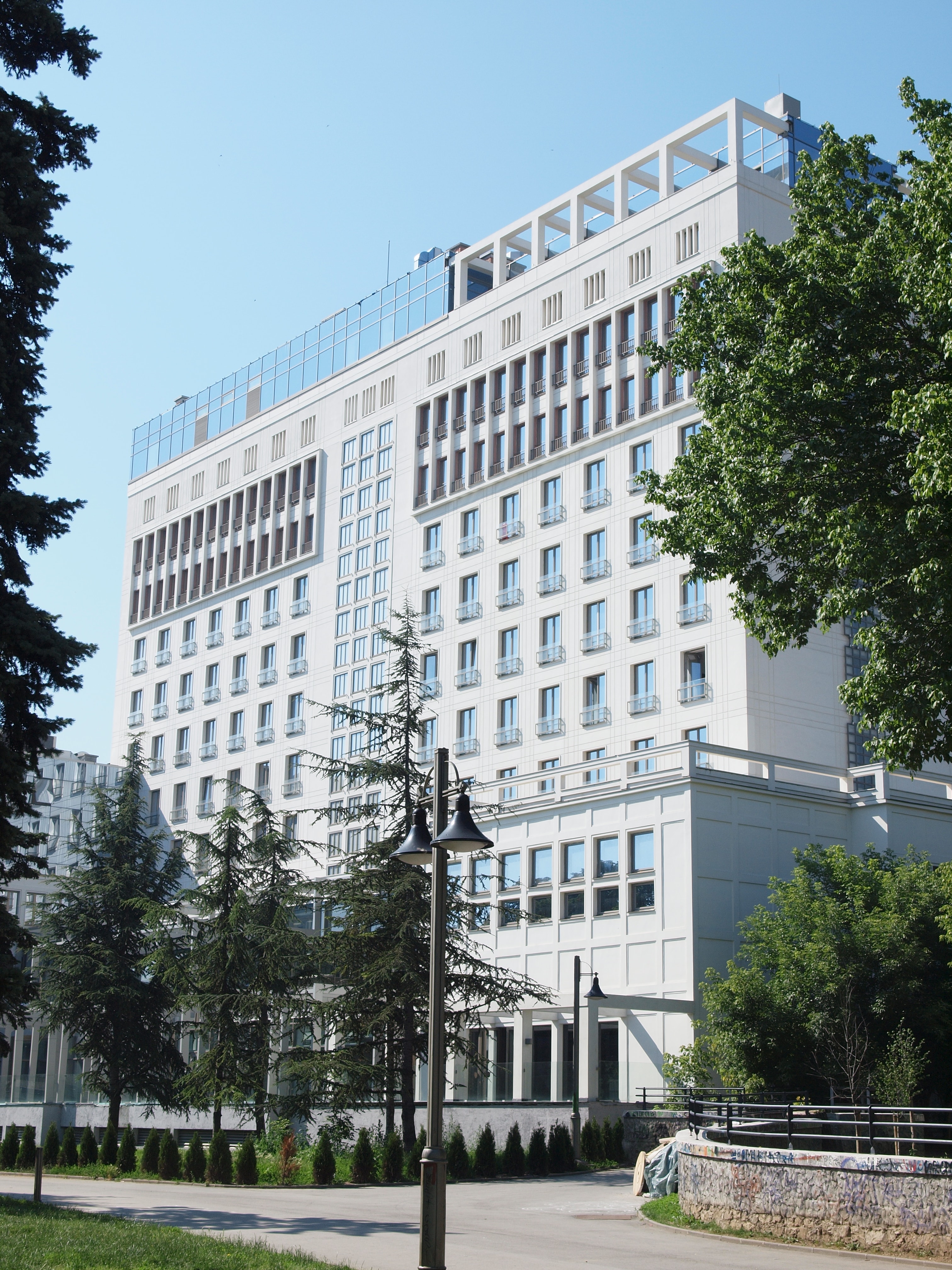 Hotel Metropol Belgrade Tasmajdan.JPG