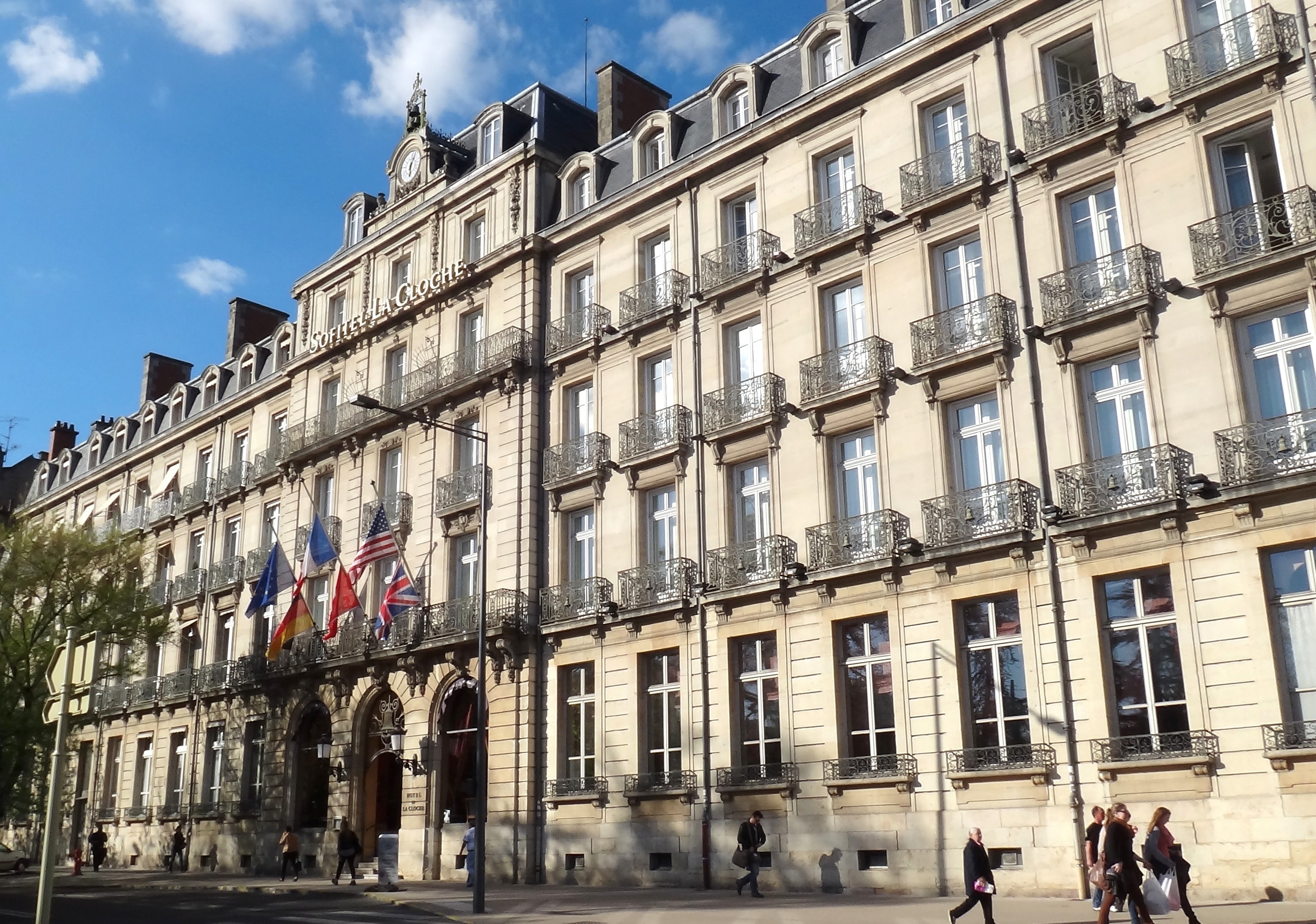Grand Hôtel La Cloche in Dijon: Burgundy Flavours on Place Darcy Hôtel de la Cloche, Rue de la Première Armée Française et Rue Devosge, Dijon.JPG