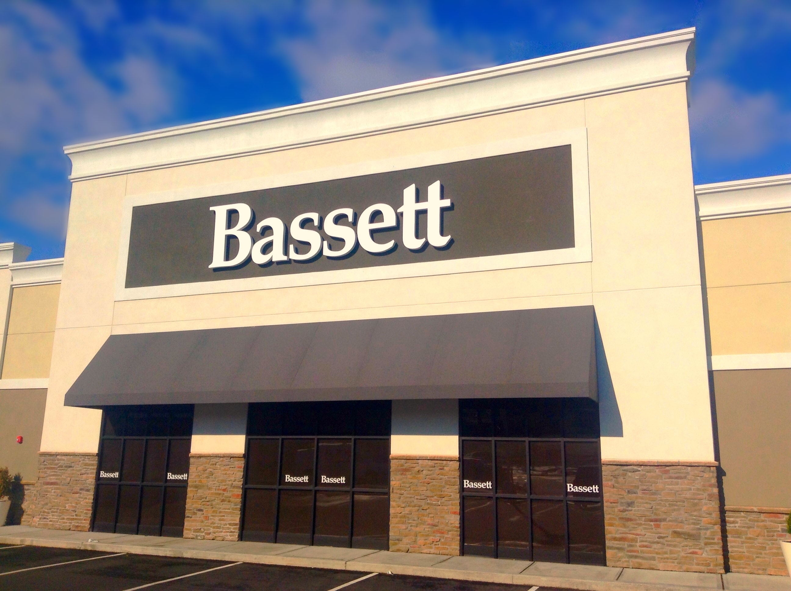 Bassett Furniture: Custom-Order Profit Engine Without a Clear Margin of Safety Illustration for Bassett Furniture: Custom-Order Profit Engine Without a Clear Margin of Safety: Bassett Furnishings Store (13907409864).jpg