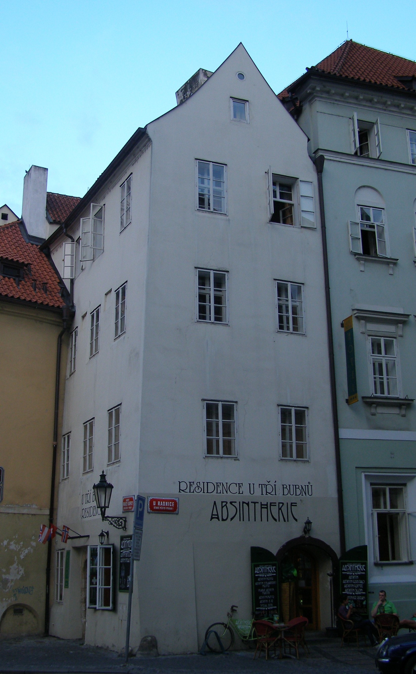 Hotel U Tří Bubnů, Prague — 50 Meters to Old Town Square Měšťanský dům U tří bubnů, U zlaté žáby (Staré Město), Praha 1, Nám. Franze Kafky 8, Staré Město.JPG
