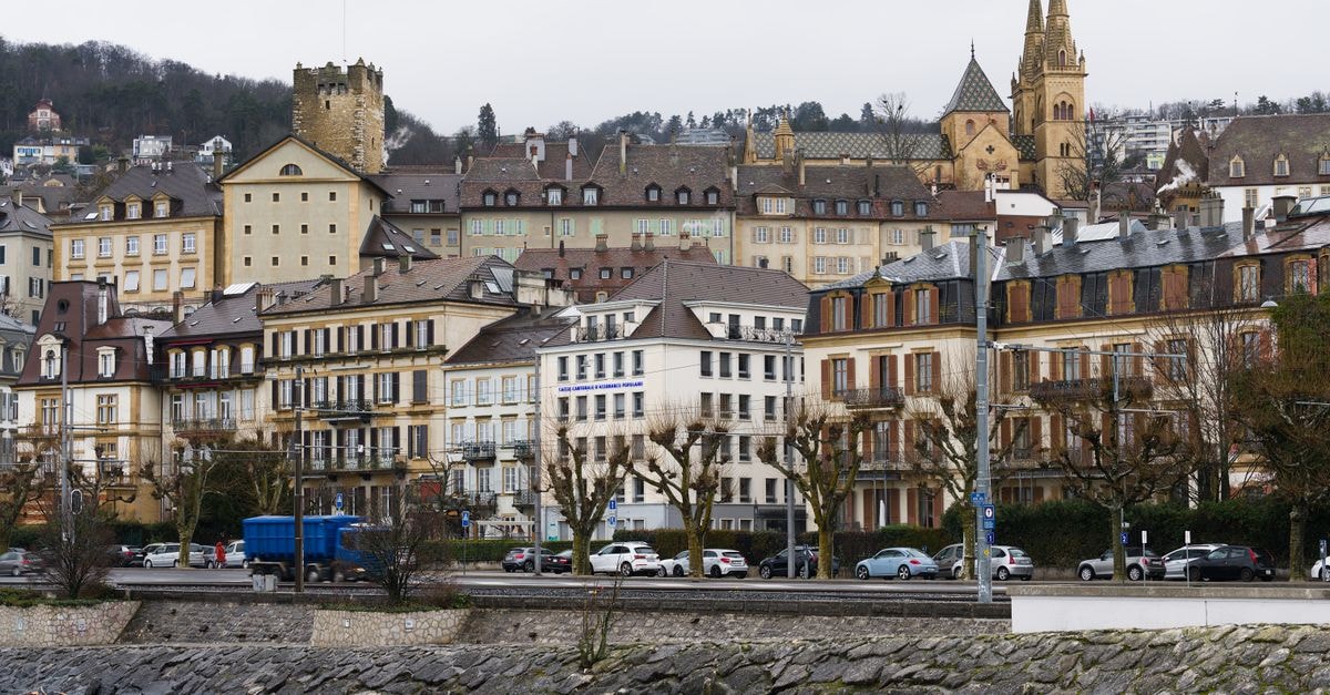 Solothurn Youth Hostel in Solothurn: Riverside Stay by the Aare Discover the picturesque architecture of Neuchâtel by the tranquil lake, a perfect blend of history and beauty.