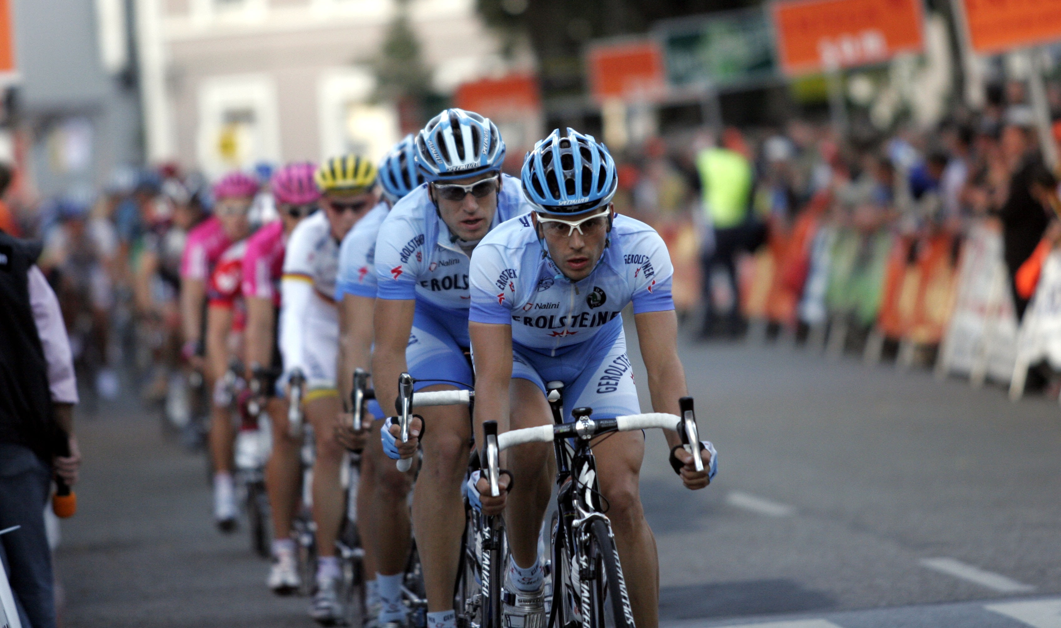 Peloton at a Turning Point: Profit Emerges, but the Cash-Flow Question Lingers Illustration for Peloton at a Turning Point: Profit Emerges, but the Cash-Flow Question Lingers: Peloton 01.jpg