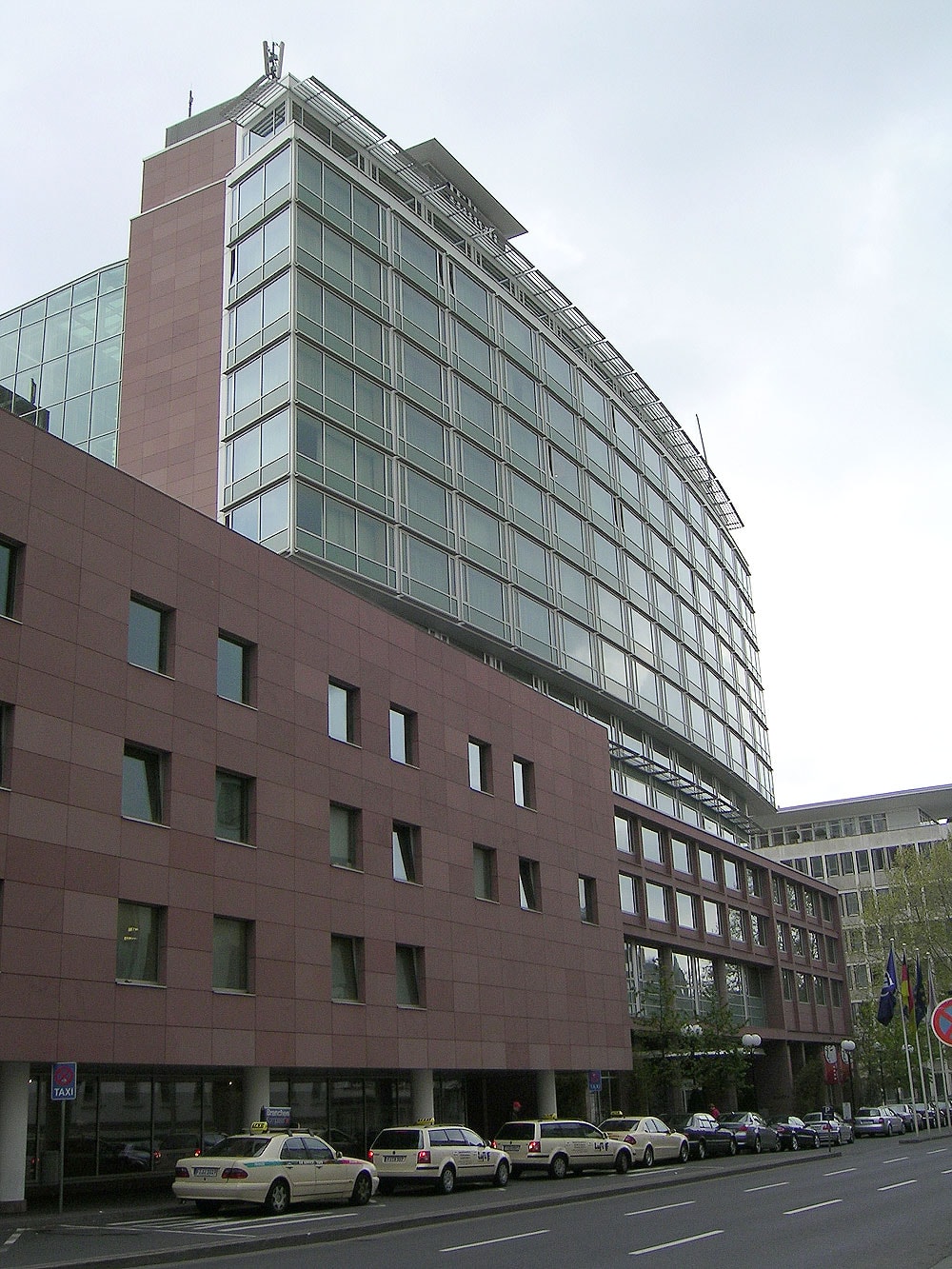 法蘭克福市中心的希爾頓飯店:14 層城市loft 生活風格 Hilton Hotel Hochstraße, Frankfurt.jpg