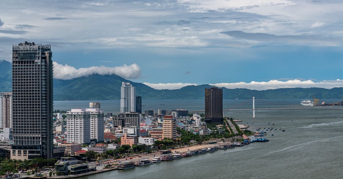 Le Plaza Hotel in Port-au-Prince: A 1951 Landmark Near Champ de Mars Scenic aerial view of Da Nang's urban skyline and coastline against a mountainous backdrop.