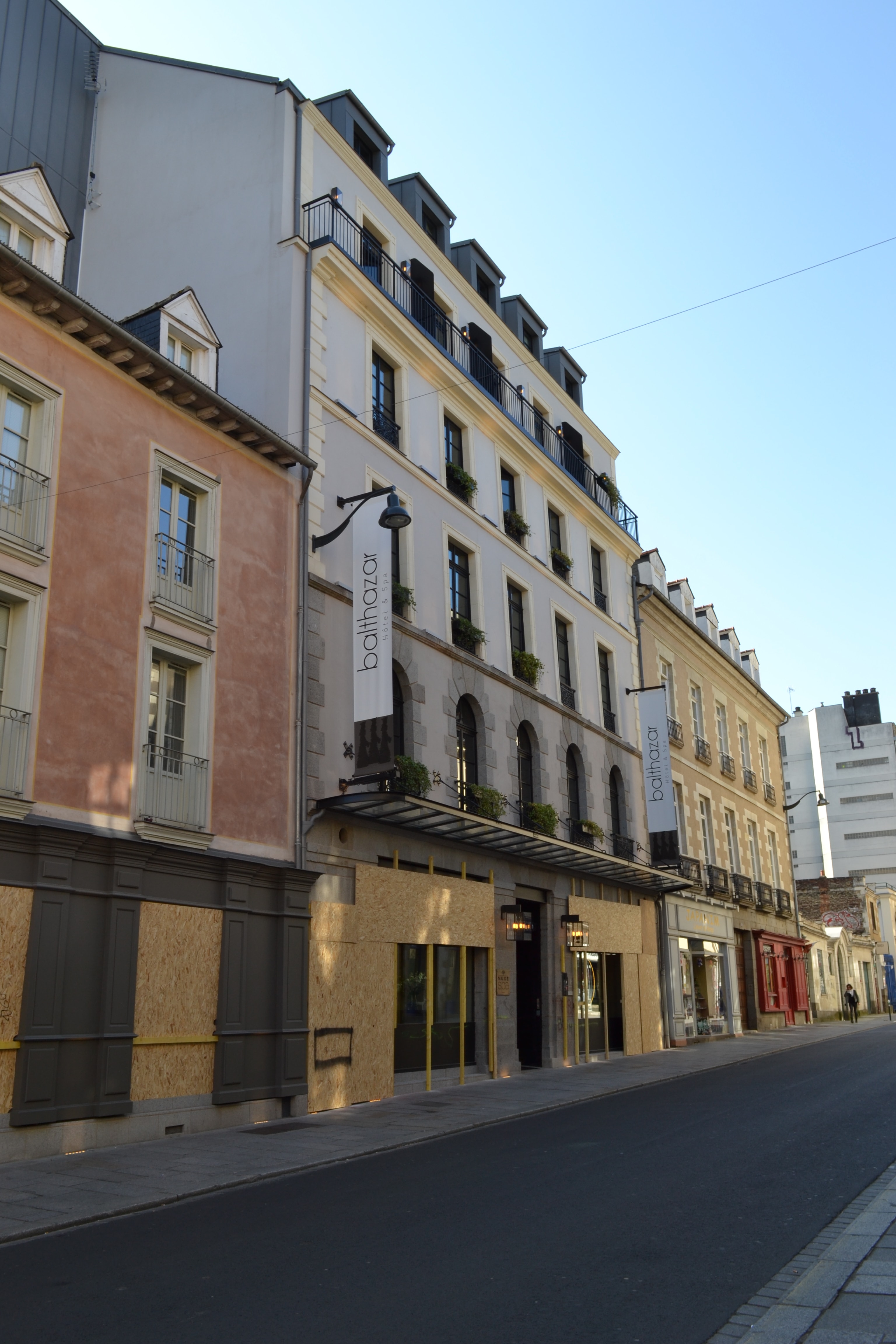 Balthazar Hôtel & Spa Rennes: A 2013 Boutique Retreat by the Parliament of Brittany Hôtel Baltazar à Rennes barricadé, mai 2016.jpg