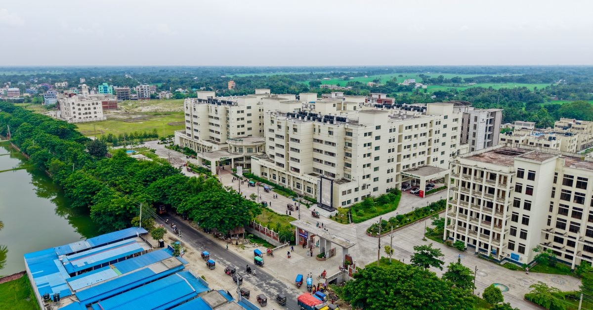 Bindu Hotel & Restaurant, Rajshahi — A Food Landmark at Bindur Mor Aerial view of the Kushtia Medical College campus showing modern architecture and lush surroundings.