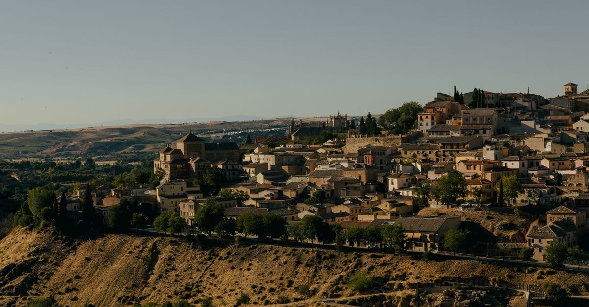 Al Jazeera Hotel in Gaalkacyo: A Recognized Landmark on Jidka Shiinaha Discover the beauty of Toledo, Spain, with this stunning aerial view of its historic architecture and landscape.