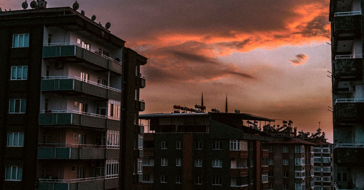 Beautiful sunset over the urban skyline in Gaziantep, capturing a dramatic sky and concrete structures.