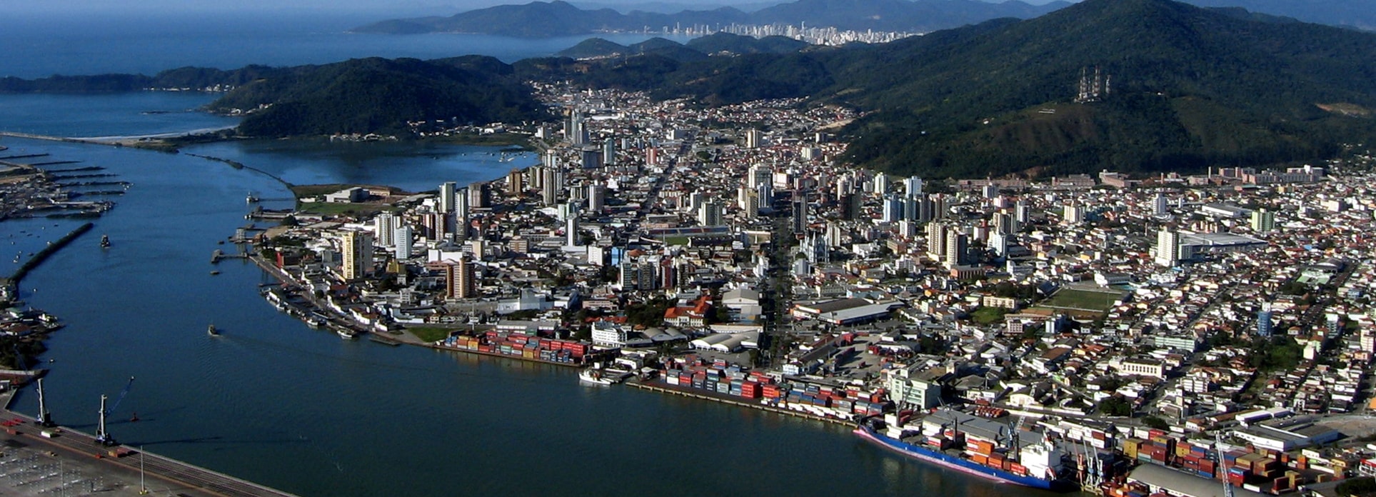 Hotel Brasil, Itajaí — A Historic Address on Rua Lauro Müller Itajai Aerial.jpg