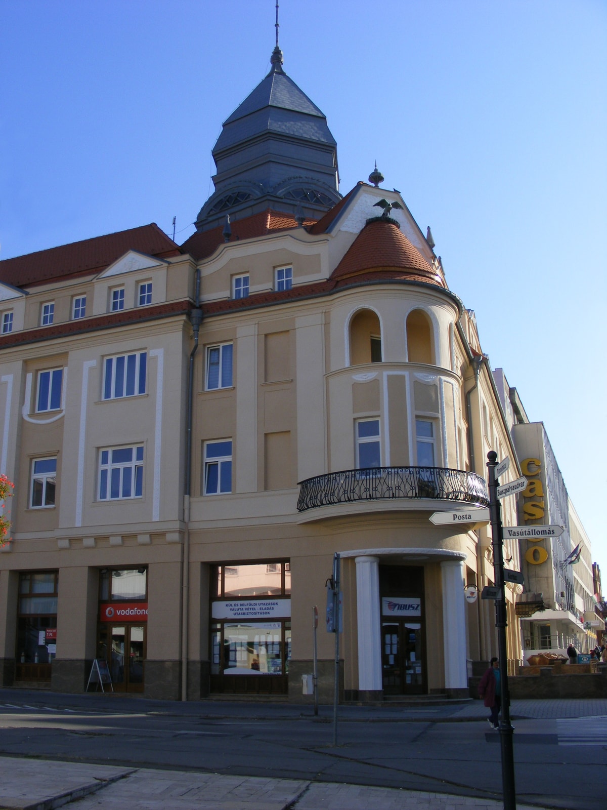 Hotel Dorottya in Kaposvár: A Secession-Style Stay on Széchenyi tér Egyem. lakóház, u.n. Dorottya üzletház (12833. számú műemlék).jpg