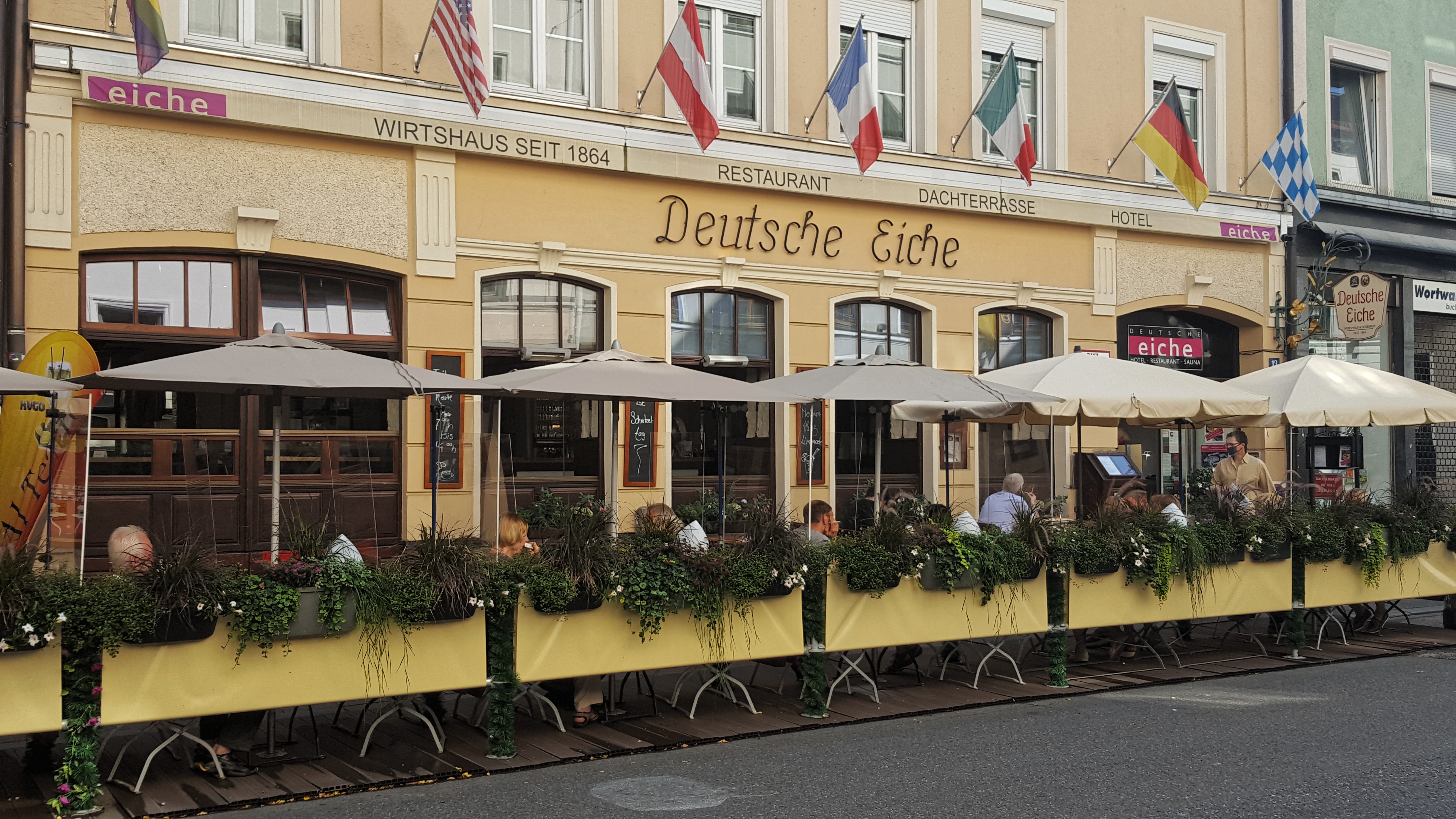 Deutsche Eiche in Munich: A Historic Hub on Reichenbachstraße Hotel Deutsche Eiche, August 2020.jpg
