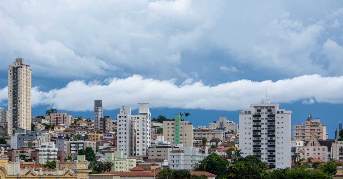 Hyatt Place Macaé in Brazil: First Ocean-Front Hyatt Place in Latin America Skyline view of Belo Horizonte, Brazil showcasing modern architecture under a dramatic sky.