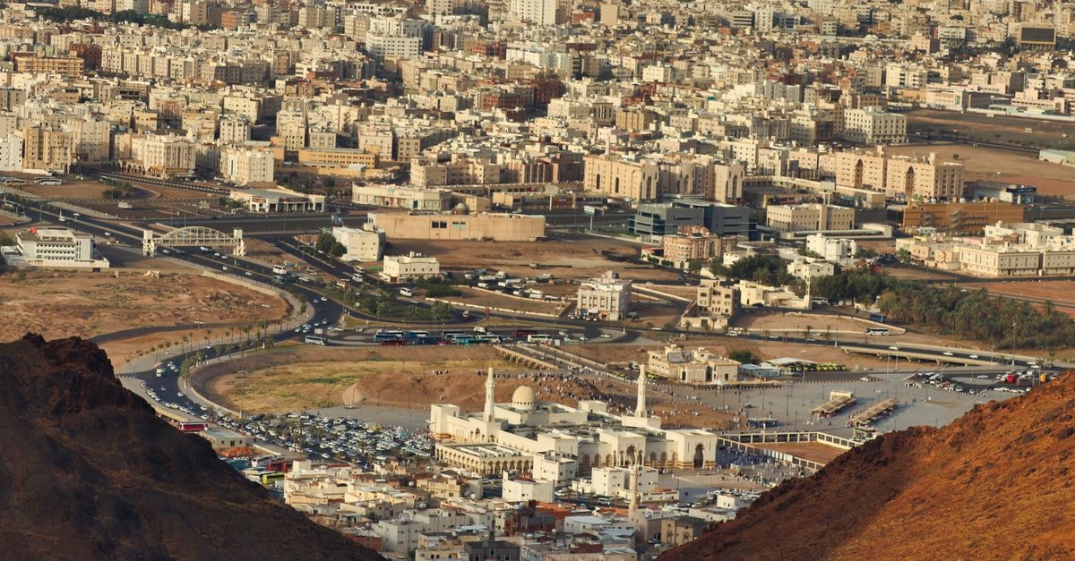 Captivating aerial view of Medina, Saudi Arabia, showcasing urban development and architecture.