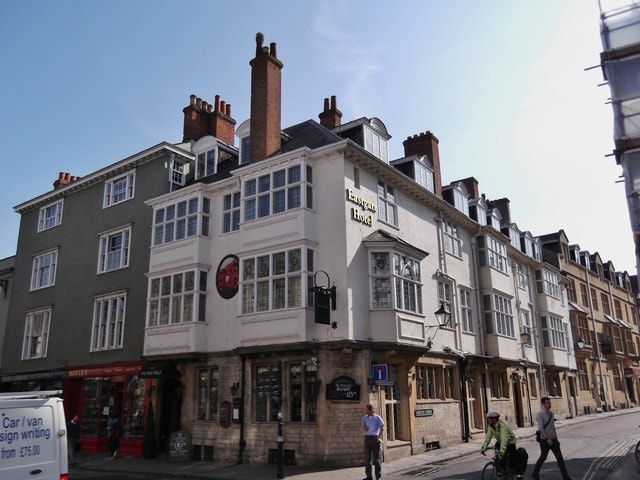 Mercure Oxford Eastgate Hotel in Oxford: A 17th-Century Stay on High Street Eastgate Hotel, High Street, Oxford geograph.org.uk 2873530.jpg