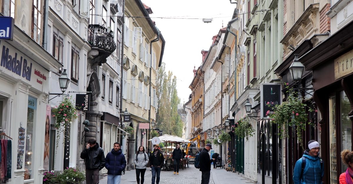 Škofja Loka Travel Guide: Slovenia's Quiet Medieval Town Explore the picturesque pedestrian street lined with historic buildings in Ljubljana, Slovenia.