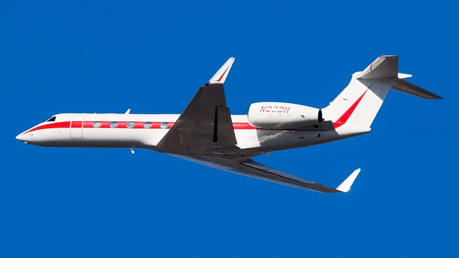 Honeywell Aerospace at the Spin-Off: Earnings Quality, Balance Sheet and the Market's Verdict Illustration for Honeywell Aerospace at the Spin-Off: Earnings Quality, Balance Sheet and the Market's Verdict: N933H GLF5 Honeywell Aerospace VKO (33562383326).jpg