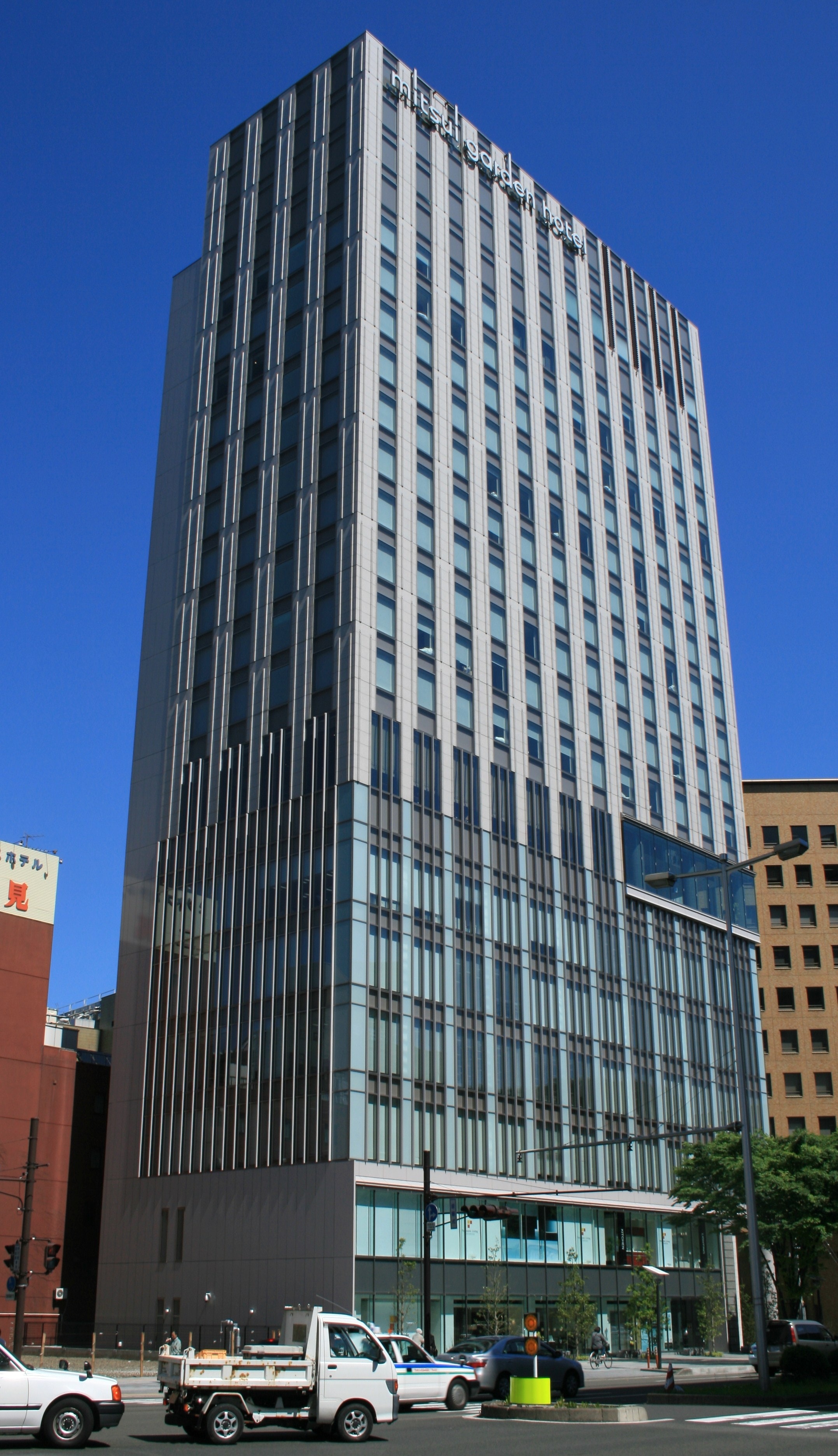 Mitsui Garden Hotel Sendai in Sendai — A Pocket-Size Street Guide to the Neighborhood Sendai Honcho Mitsui Building from west northwest 2010 06 01.JPG