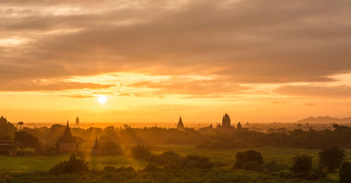 Ace Star Backpacker B&B Hostel, Mandalay — A Short Walk from Mandalay Central Station Stunning sunrise over Bagan's ancient pagodas in Myanmar, capturing the golden hour glow.