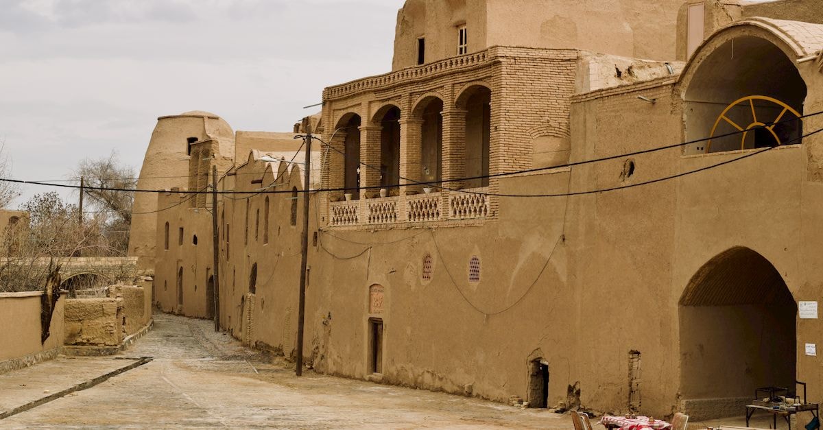 Kashgar travel guide: a Silk Road city carved in mud brick Explore the ancient architecture of Kharanaq village in Yazd Province, Iran, showcasing its traditional mud-brick buildings.