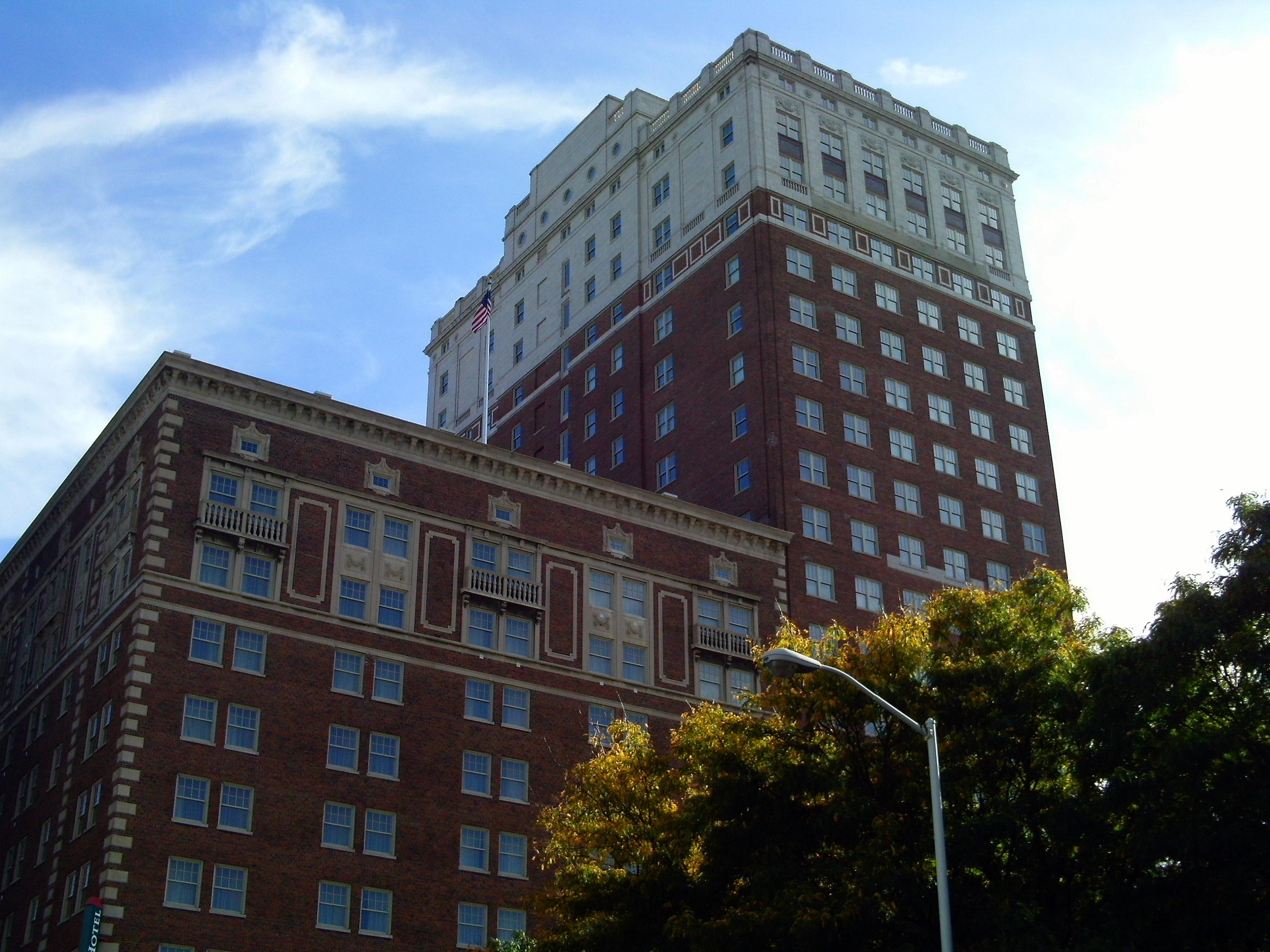 DoubleTree Suites by Hilton Hotel Detroit Downtown - Fort Shelby in Detroit: Historic Suites by the People Mover FortShelbyDoubletreeDetroit.jpg