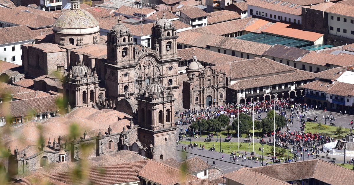 Cajamarca travel guide: colonial squares and slow traditions Stunning aerial shot of Cusco's historic Plaza de Armas, highlighting iconic colonial architecture.