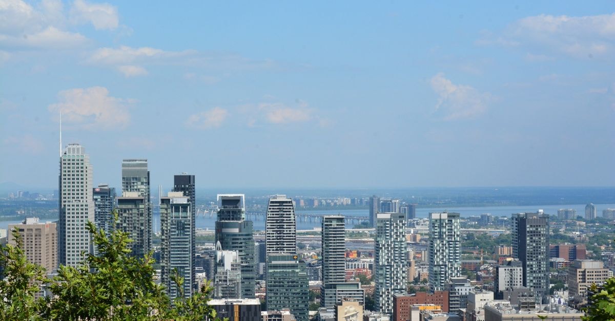 Delta Hotels by Marriott Montreal, Canada — Downtown Walk to Entertainment Explore the stunning skyline of Montreal, capturing its modern architecture and vibrant cityscape.