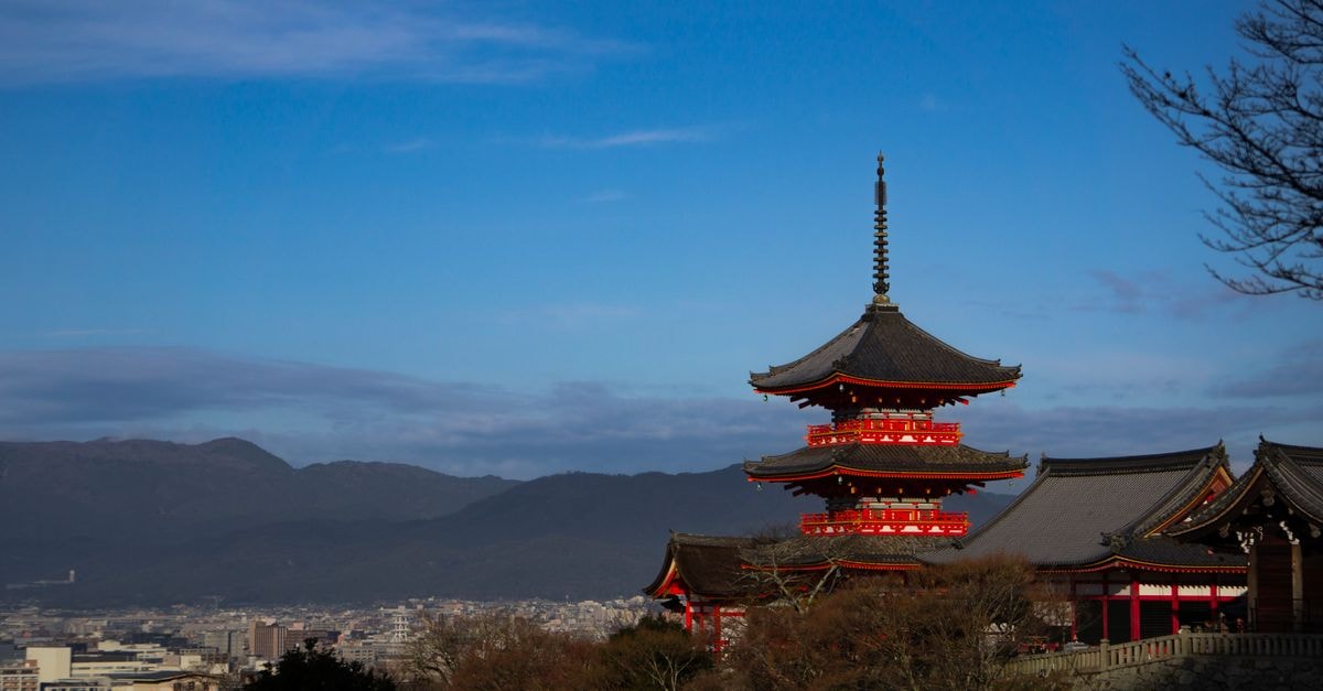 La Vista in Kyoto: A Shichijō Street Address to Pin Beautiful view of Kiyomizu-dera Temple in Kyoto against a clear blue sky.