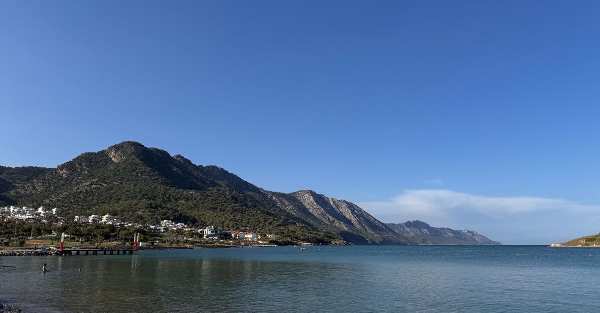 Visiting Durrës: A Slow Travel Guide to Albania's Adriatic Coast Beautiful coastal landscape of Mersin, Turkey with clear skies and tranquil waters.