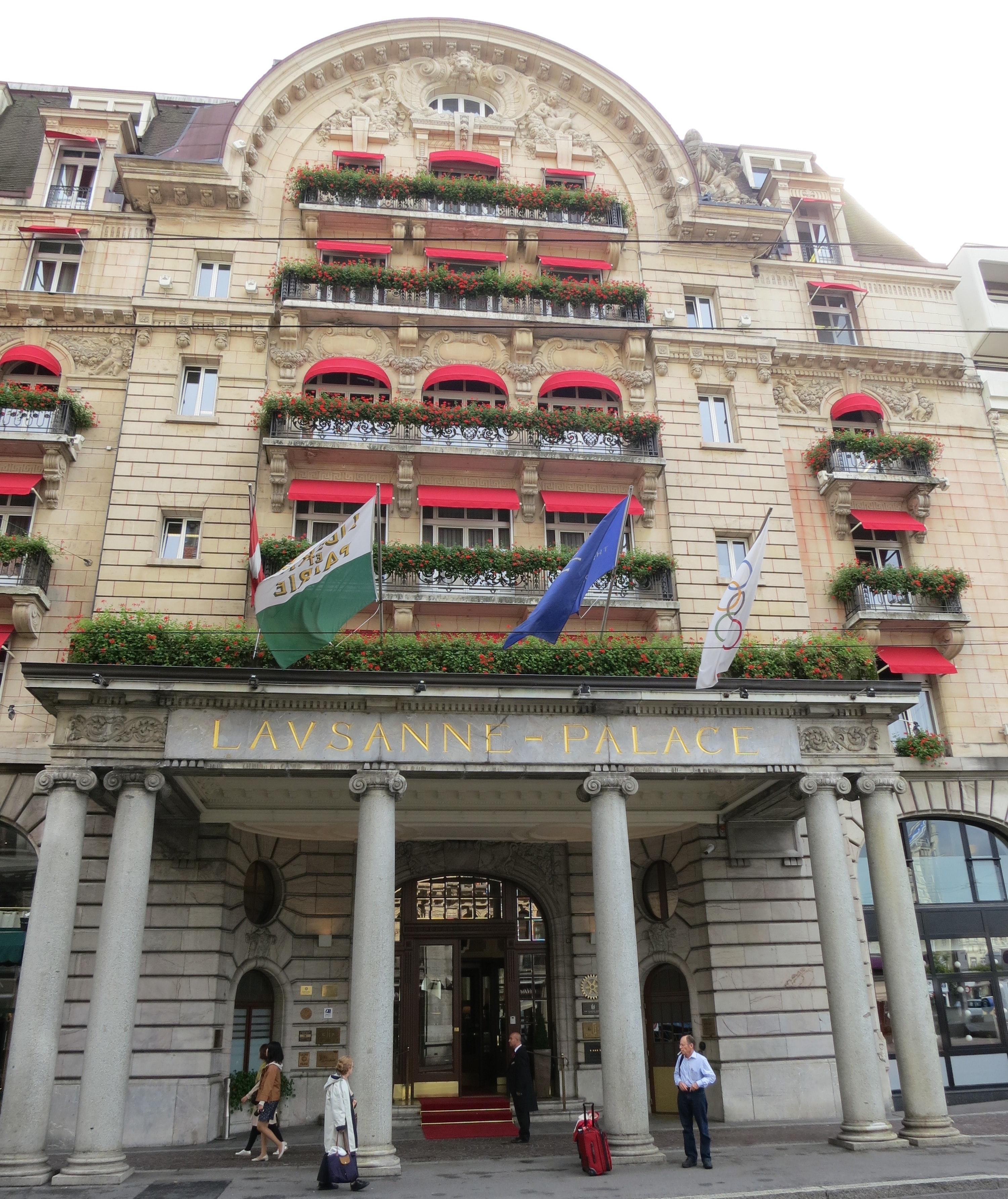 Lausanne Palace in Lausanne: A 1915 Belle Époque Landmark Hotel Lausanne Palace (cropped).jpg