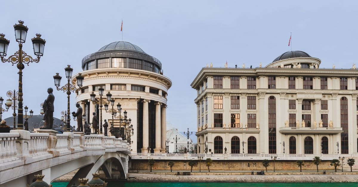 Marriott Skopje 進駐史高比耶:馬其頓廣場五星級首發登場 馬其頓史高比耶瓦爾達河畔建築地標的景緻。