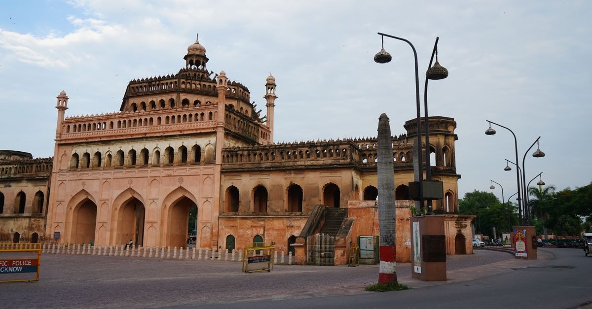 Historic Rumi Darwaza in Lucknow, India captured on a calm day, showcasing stunning Mughal architecture.