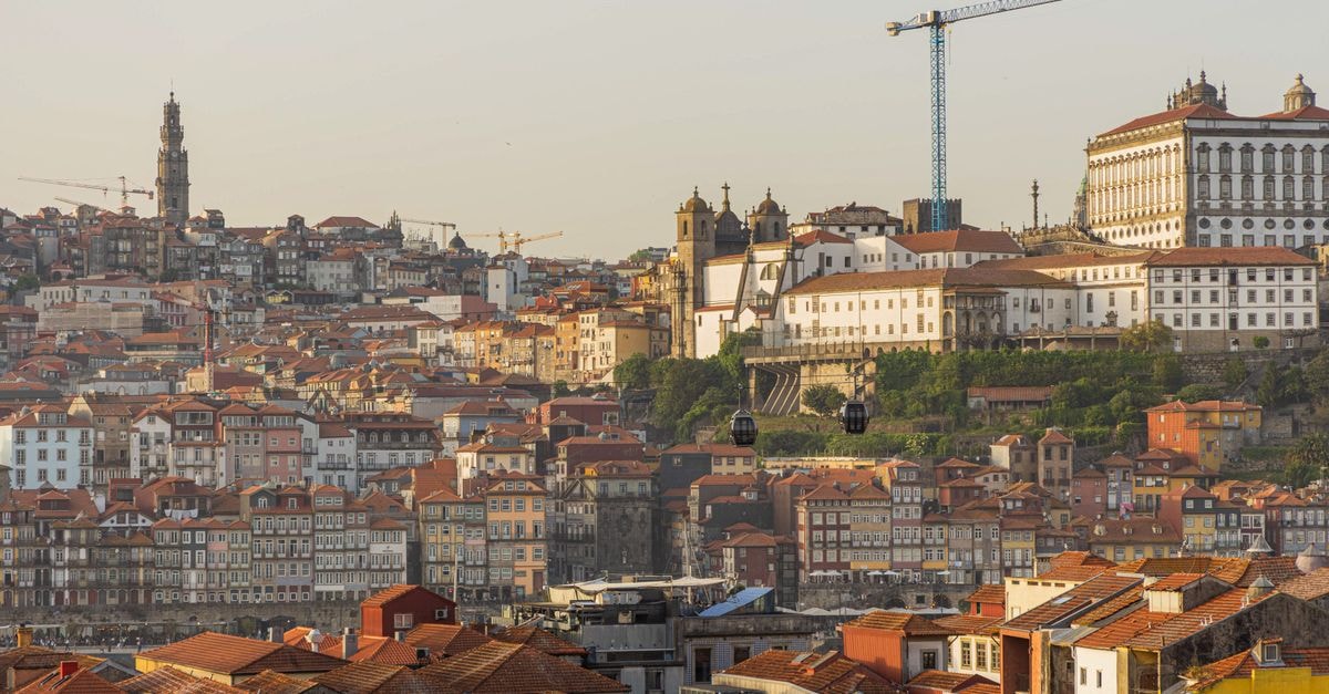 Ibis Santo Andre in Santo André: Steps from Grand Plaza Shopping Captivating view of Porto's historic cityscape with iconic landmarks and scenic urban landscape.