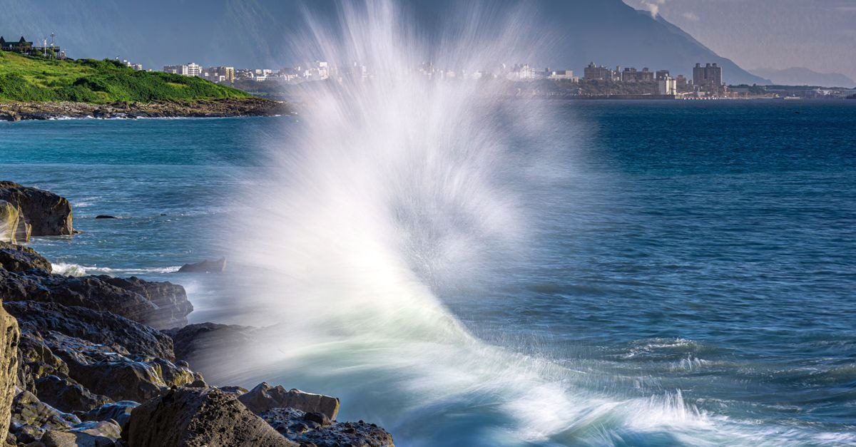 Captivating seascape of waves crashing dramatically against the rocks in Hualien, Taiwan.