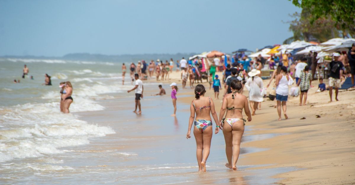 Coatzacoalcos Travel Guide: Gulf Port Charm Beyond the Crowds Crowded beach day in Porto Seguro, Brazil with people enjoying the summer sun and sea.
